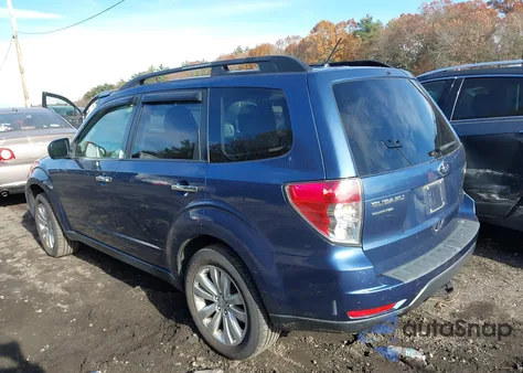 2013 Subaru Forester 2.5X Premium z USA, uszkodzony, nr VIN JF2SHACC8DH411152